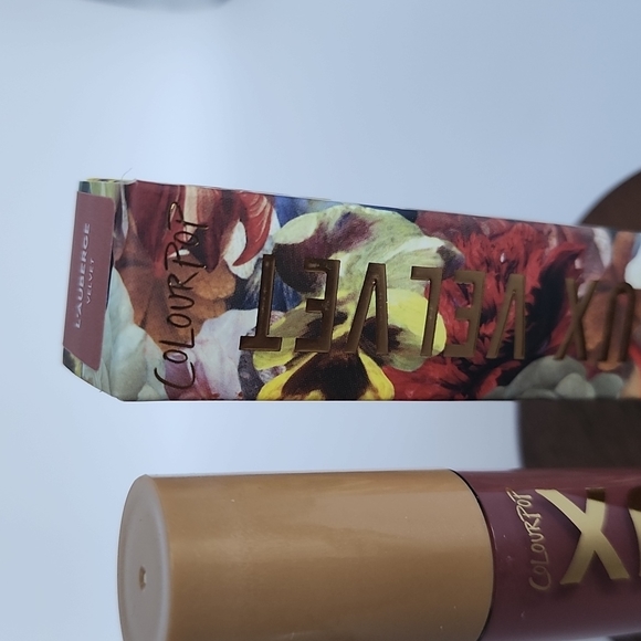 Colourpop Lux Velvet - L'Auberge - Picture 4 of 9